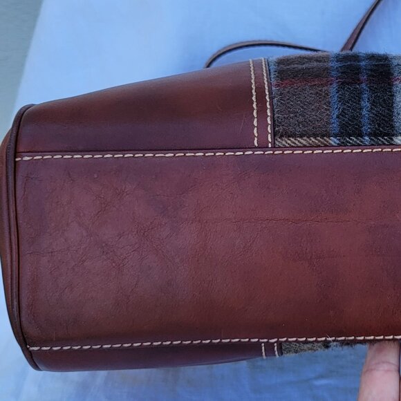 UGG unique vintage Y2K  plaid and leather satchel handbag - Picture 13 of 13